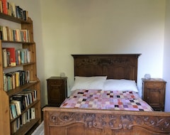 Cijela kuća/apartman Spacious, Comfortable Farmhouse In A Quiet Location, Sleeps 20, Large Garden. (Ceaucé, Francuska)