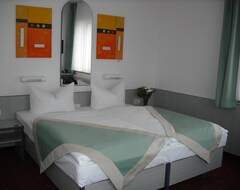 Khách sạn Hotel Port Inn (Eichwalde, Đức)
