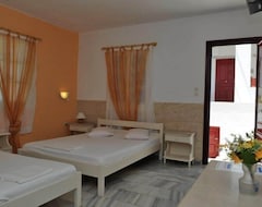Khách sạn Akrogiali  Hotel (Tinos - Chora, Hy Lạp)