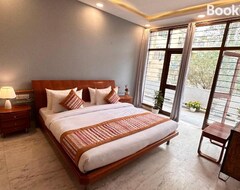 Otel Grove Residency (Delhi, Hindistan)