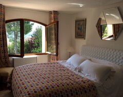 Toàn bộ căn nhà/căn hộ Beautiful Provencal House With Air Conditioning Ten Minutes From Aix En Provence (Éguilles, Pháp)
