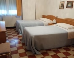 Hotel Passacor (Carbonara di Po, İtalya)