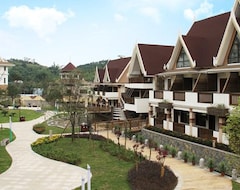 Khách sạn Safari Parx River & Holiday Hotel (Trùng Khánh, Trung Quốc)