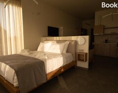 فندق Als Comfort Suites (بريفيزا, اليونان)