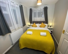 Cijela kuća/apartman Spacious 4 Bedroom House Close To All The Main Activities In Colchester (Colchester, Ujedinjeno Kraljevstvo)