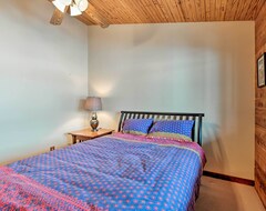 Cijela kuća/apartman Updated Cabin On 7 Acres - Day Trip To Lake Geneva (Burlington, Sjedinjene Američke Države)