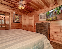 Hotelli Midnight Wonder Cabin (Sevierville, Amerikan Yhdysvallat)