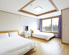 Hotel Dk House Pension (Seogwipo, Sydkorea)