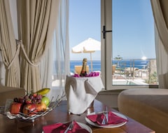 Antinea Suites Hotel & Spa (Kamari, Greece)