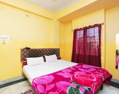 SPOT ON 45472 Hotel Savitri (Deoghar, India)