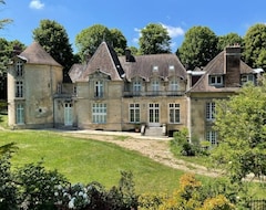 Toàn bộ căn nhà/căn hộ Magnificent Room In The Nointel Estate (Nointel, Pháp)