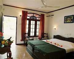 Hotel Lagoon Paradise (Colombo, Sirilanka)