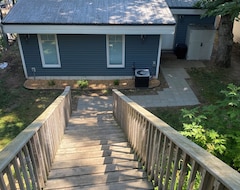 Entire House / Apartment Lakefront Property W/ Firepit ~20 Min From Rochester (Zumbro Falls, USA)