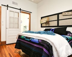 Entire House / Apartment Lavender Fields Inn Bed And Breakfast (Calmar, USA)