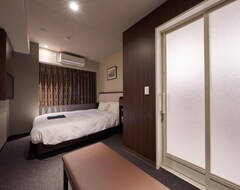 Welina Hotel Premier Nakanoshima West (Osaka, Japan)