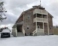 Entire House / Apartment Lakeside Lodge Sinclair Maine Llc (Berclair, USA)