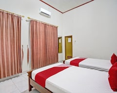 Khách sạn Oyo 2668 Villa Kusuma Residence (Banyuwangi, Indonesia)