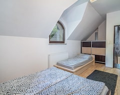Cijela kuća/apartman 8 Bedroom Accommodation In Kamien (Kamien, Poljska)