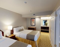 Chase Suite Hotel (Newark, USA)
