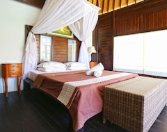 Hotel Mega Cottage (Jungut Batu Beach, Indonesia)