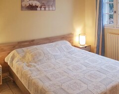 Toàn bộ căn nhà/căn hộ 2 Bedroom Accommodation In Locronan (Locronan, Pháp)