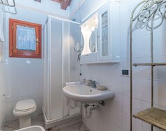 Koko talo/asunto Cosy Apartment For 6 Guests With Wifi, A/c, Pool And Tv (Alà dei Sardi, Italia)