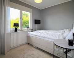 Toàn bộ căn nhà/căn hộ 3 Bedroom Accommodation In Alnö (Alnö, Thụy Điển)