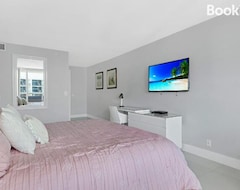 Koko talo/asunto High Rise Comfort With A Balcony (Miami, Amerikan Yhdysvallat)