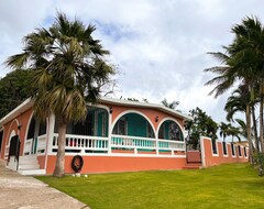Toàn bộ căn nhà/căn hộ Comfortable Home With Private Pool, Near Beaches, Rain Forest. (Las Piedras, Puerto Rico)