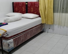 Express O 91176 Hotel Puri Gandaria (Barru, Indonezija)