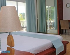 Khách sạn Ocean Blue Bay (Anse Volbert, Seychelles)