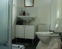 Hotel Cosy Cottage 200M From The Sea & Bath (Gothenburg, Sweden)