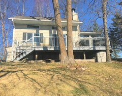 Entire House / Apartment Lake Side Cabin With Panoramic Water View (Mora, USA)
