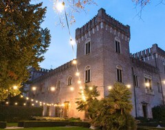 Khách sạn Relais Castello Bevilacqua (Bevilacqua, Ý)