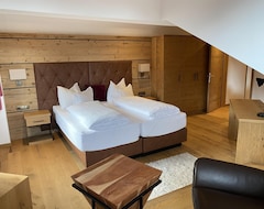 Khách sạn Double Room With Shower Od. Bathroom, Toilet - Hotel Tyrolis (Zirl, Áo)