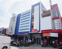 Khách sạn Oyo 90305 De Umbrela Mansion (Tangerang Selatan, Indonesia)