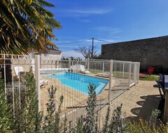 Toàn bộ căn nhà/căn hộ Stone House With Private Heated Swimming Pool (Tesson, Pháp)