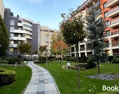 Koko talo/asunto Luxury Gated Apartment (Sofia, Bulgaria)