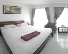Hotel Golden Sky Condotel (Yakarta, Indonesia)
