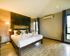 Otel Coco Retreat Phuket Resort & Spa (Chalong Bay, Tayland)