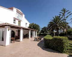 Khách sạn Hostal Residencia Port Fornells (Es Mercadal, Tây Ban Nha)