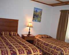 Khách sạn White Chief Mountain Lodge (Fish Camp, Hoa Kỳ)