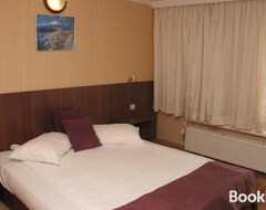 Khách sạn Hotel Yagoda 88 (Sofia, Bun-ga-ri)