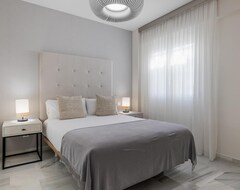 Hele huset/lejligheden Fancy Newly Renovated Apartment In Puerto Banús. (Marbella, Spanien)