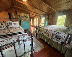 Entire House / Apartment Rustic Luxury' Lakefront Cabin In Beautiful Wooded Surroundings! (Nancy, USA)