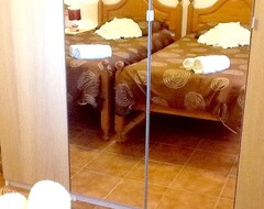 Casa/apartamento entero Homerez - Amazing House For 4 Ppl. With Swimming-pool And Terrace At Alte (Alte, Portugal)