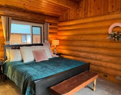 Hele huset/lejligheden The Bears Den - Lakeside Cabin (Cellista, Canada)