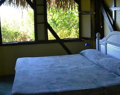 Oda ve Kahvaltı Treetops B & B Inn (Marbella, Kosta Rika)