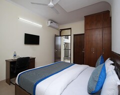 Hotel OYO 9273 Surya Palace (Delhi, India)