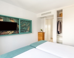 Hotel Nazaret Apartamentos (Costa Teguise, Spain)